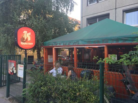 Kis Kapucinus Beer and Food