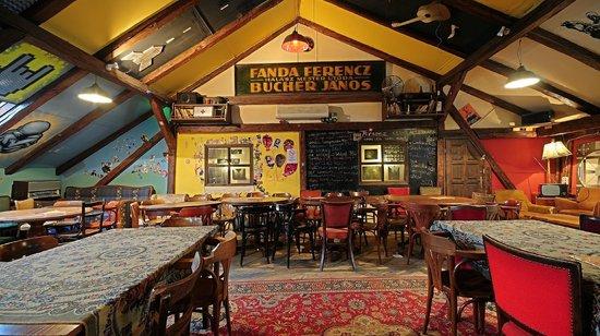 Trapez Pub, Boedapest