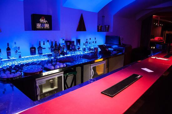 White House Club & Lounge, Boedapest
