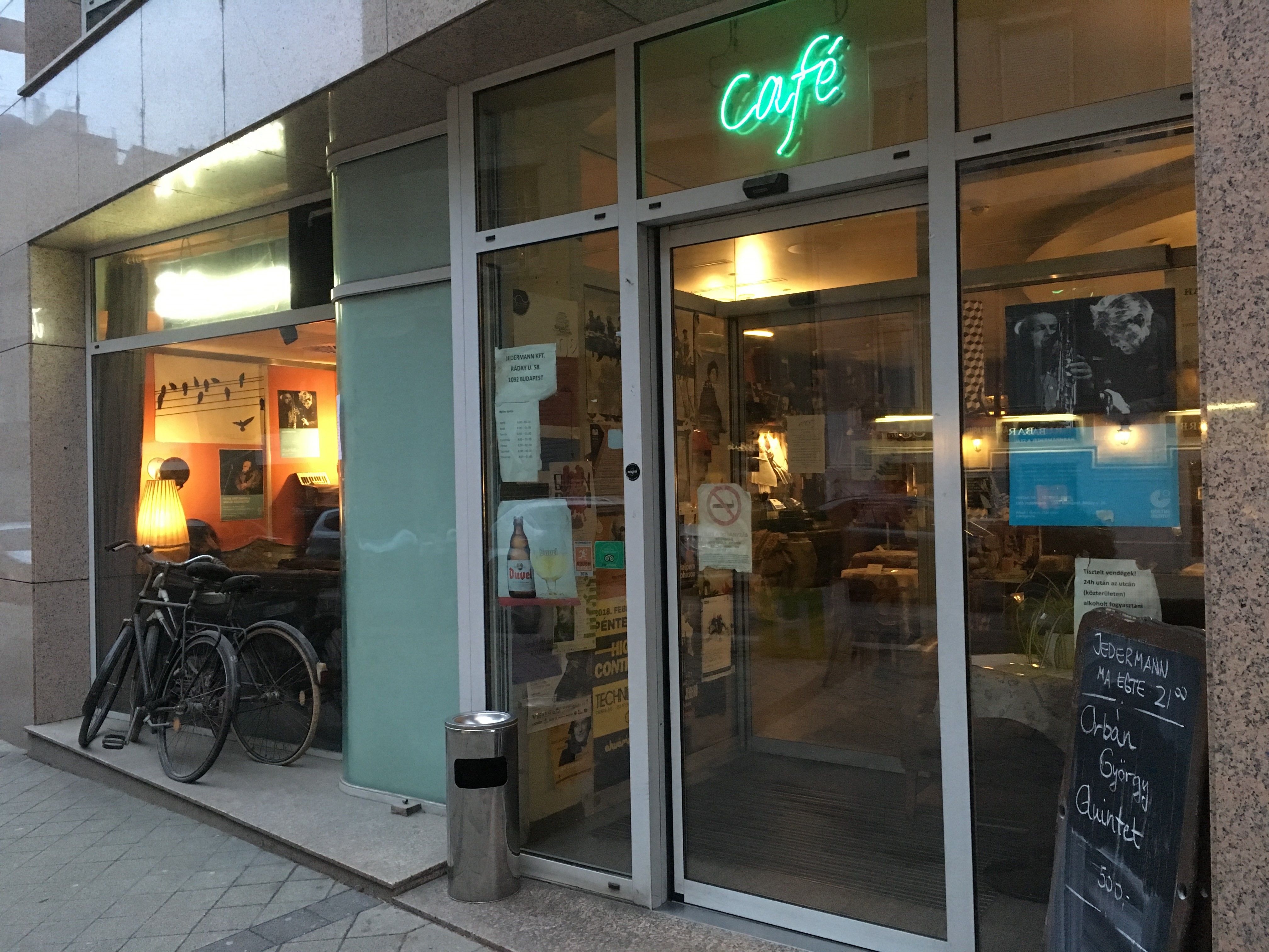 Jedermann Cafe, Boedapest